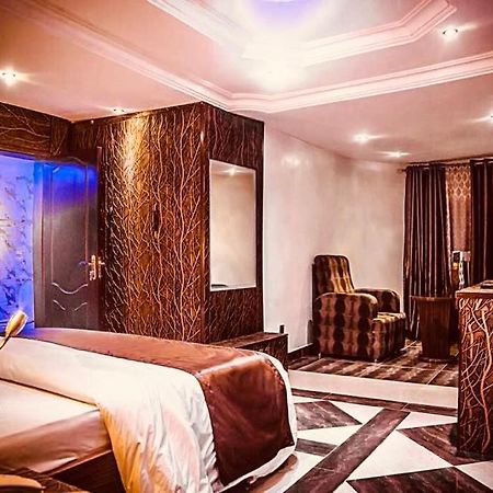 E-Suites Hotel, Абуджа Екстериор снимка