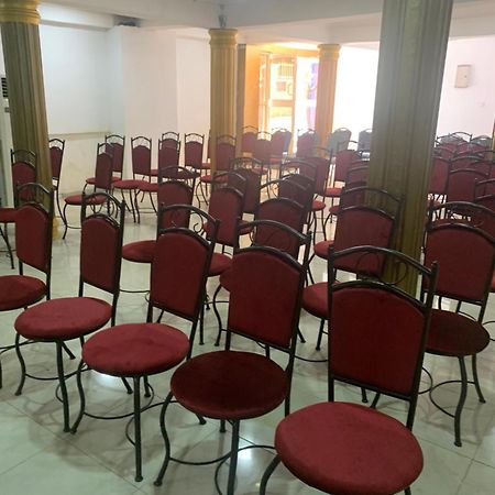 E-Suites Hotel, Абуджа Екстериор снимка