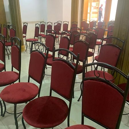 E-Suites Hotel, Абуджа Екстериор снимка