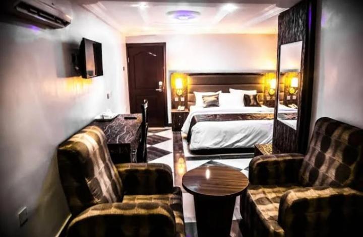 E-Suites Hotel, Абуджа Екстериор снимка