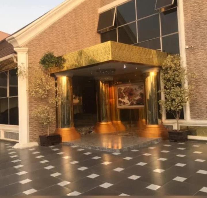 E-Suites Hotel, Абуджа Екстериор снимка