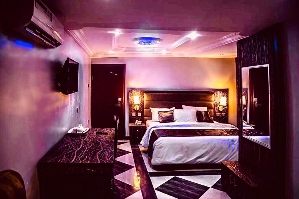 E-Suites Hotel, Абуджа Екстериор снимка