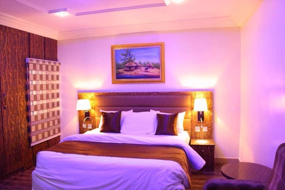 E-Suites Hotel, Абуджа Екстериор снимка