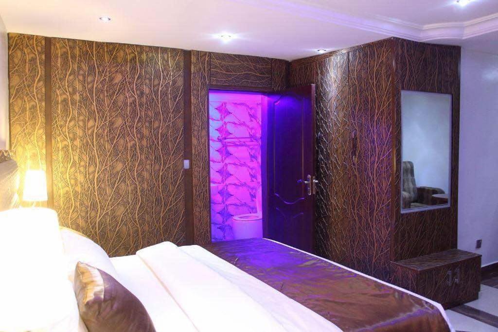 E-Suites Hotel, Абуджа Екстериор снимка