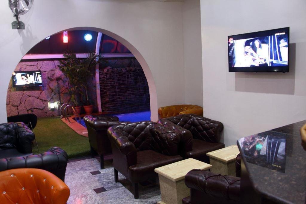 E-Suites Hotel, Абуджа Екстериор снимка