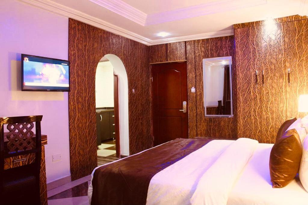 E-Suites Hotel, Абуджа Екстериор снимка